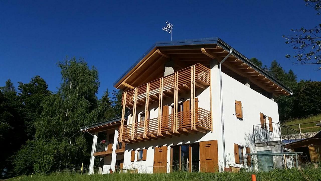 Garni Fobbie Hotell Brentonico Eksteriør bilde